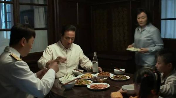 父母爱情: 人逢喜事精神爽,江德福别扭吃饭,校长:你爽过头了吧