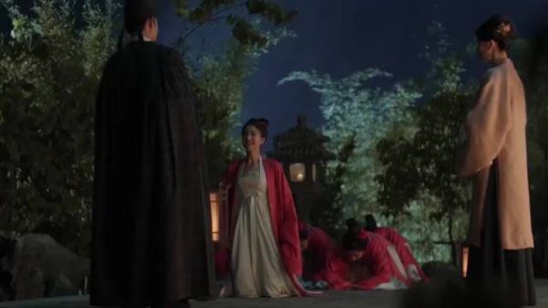 清平乐张妼晗活泼可爱获官家披风