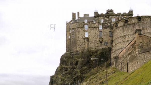 周杰伦《明明就》2012年北京首播，昆凌录音现场陪伴