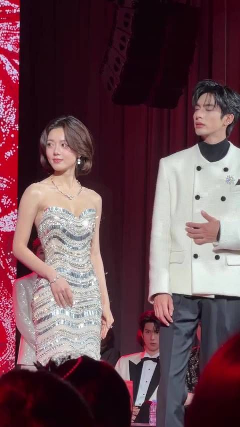 我被这两个人般配的说不出话,好喜欢他们两个人啊