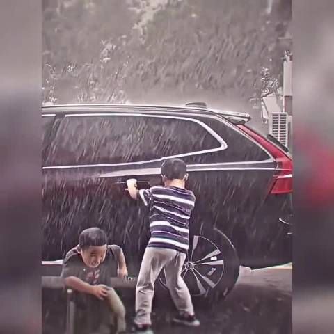 弟弟：为什么受伤的总是我？