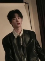 梓渝超人气实力绽放，年度星光人物实至名归，你的光芒，我们都看见