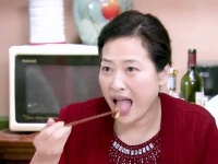 太颠了，女人嫁进门，要照顾六个老人