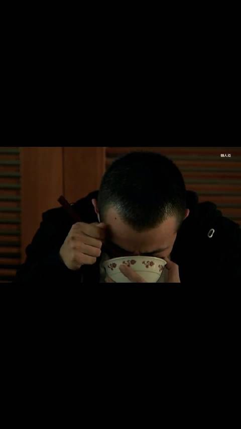 海藻一家人在宋思明的房子里，请小贝吃饭， 蜗居