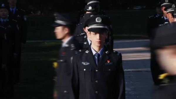 罗云熙主演《剥茧》播放量破4亿，硬核破案获赞