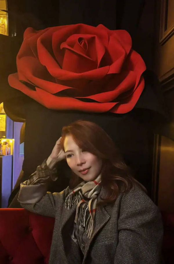 搜狐娱乐讯 1月12日，蔡少芬在社交平台发文庆祝和张晋结婚18年，她表示“今日系我们两公婆互相忍了对方18年”。 