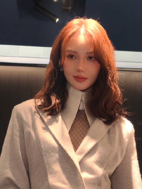 金晨现身三里屯路易威登之家，自带高光姿态出众