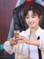 张子枫为媒体送自制奶茶获赞