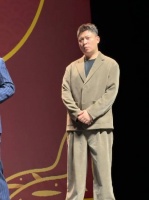 20251118相声大会太原站 台上穿新西装的小李老师好看的呢