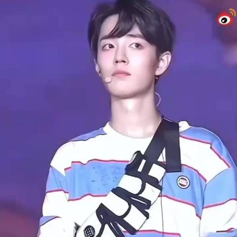 哇，早期的战哥，真是一个香香软软的小蛋糕，好貌美，好可爱，嘿嘿 肖战