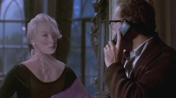 丈夫把妻子推下楼梯，妻子醒来时脸朝后，明明死了却像活着