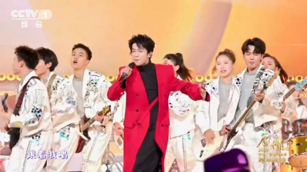 黄子弘凡演唱《歌谣》用音符记录鲜活瞬间