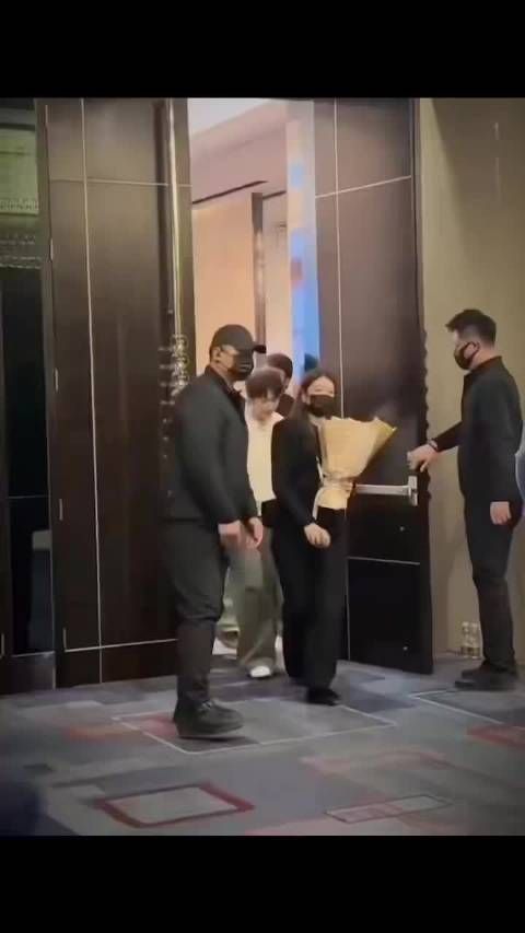 这句话要加粗置顶：王曼昱的祝福就是最好的礼物！