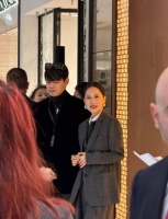 海清元旦在家请客包饺子，北京豪宅装修大气，她戴围裙熟练擀饺皮