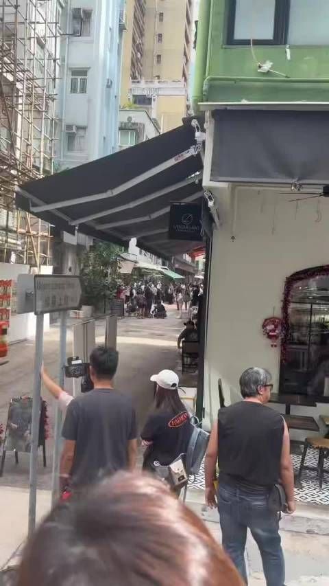 彭于晏刘青云十年后再合作,新剧《夜班经理》杀青