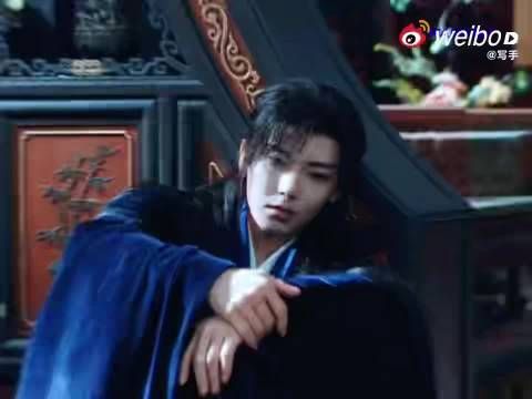 侯明昊演绎陆江来病弱破碎魅力，隐忍泪滴震撼观众