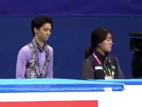 疯疯也有那么委屈巴巴的时刻 小姐姐快给我开门放我进去啊