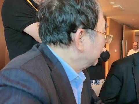 战鹰直播美颜转移到聂老脸上