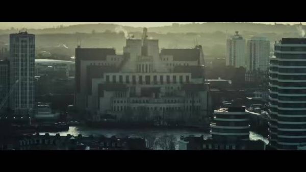 杰森·斯坦森新片上演硬核格斗飙车枪战