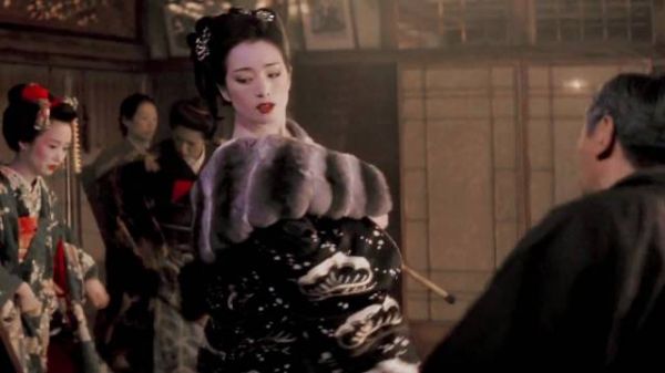 不愧是巩皇,每次出场气场一米八