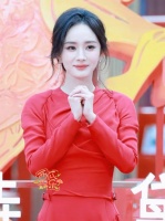 珍藏高清的美貌！笑眼盈盈的看得让人赏心悦目！幂这个手势是提前给我们拜年啦