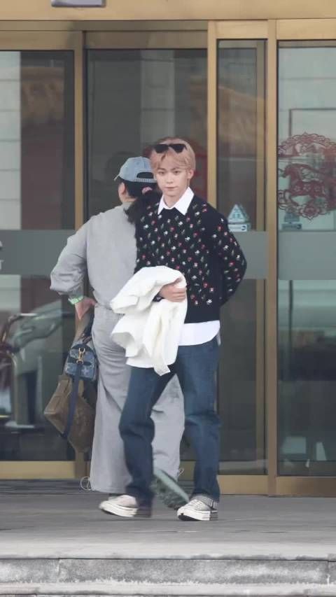 网传梓渝要去巴黎时装周参加Dior大秀，大家期待吗？