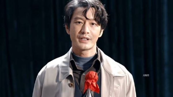 黄晓明提前一月背词演活基层干部郑德诚