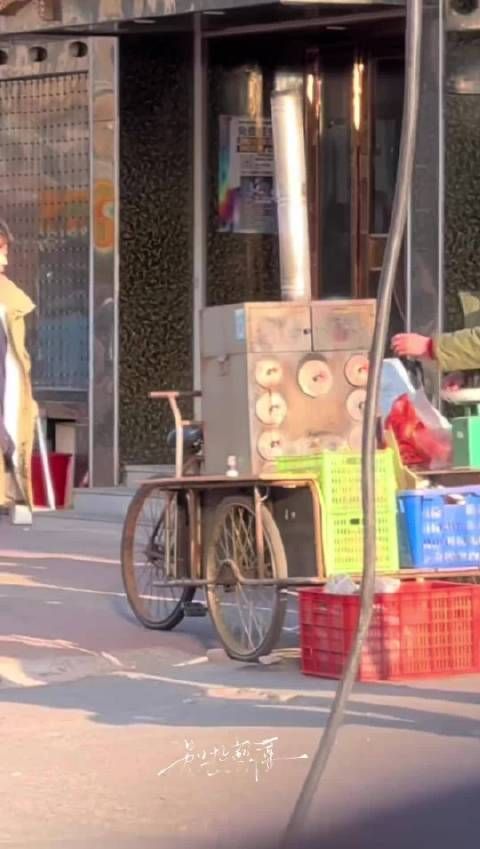 看完确实也想吃烤红薯了，好羡慕肖战！