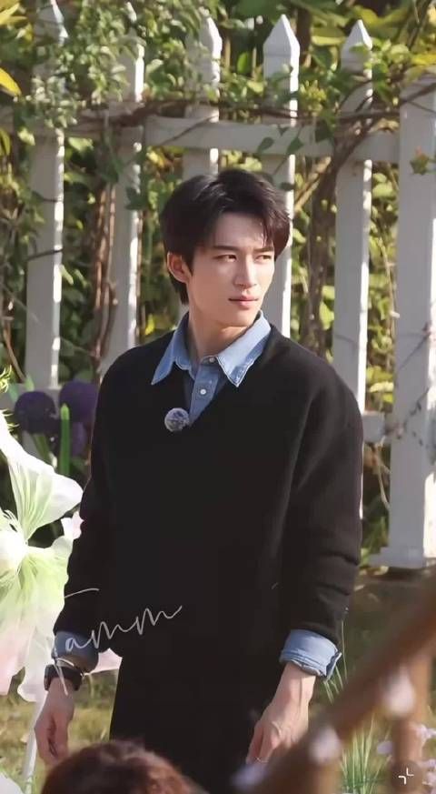 王星越最新路透，小孩哥终于演上现偶了，快进组了吧