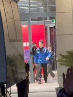 卢老板加班中……辛苦啦！ @Johnny黄景瑜 黄景瑜赢风 ·黄景瑜卢云翔