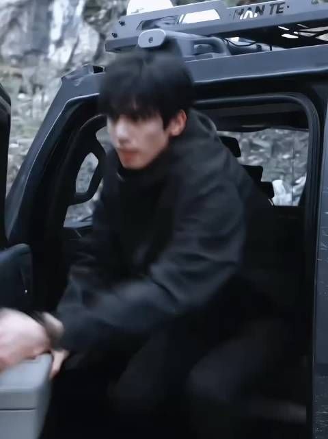 收到了宋威龙的报备，下雪天看起来好浪漫啊