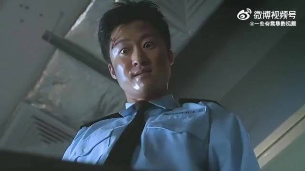 当年看这部剧的时候就感觉吴京无敌，和余文乐单挑感觉像打小孩一样！