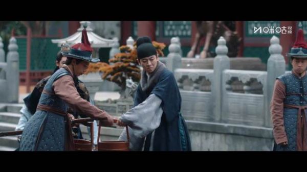 陆江来与薛懋堂当众拔剑对峙