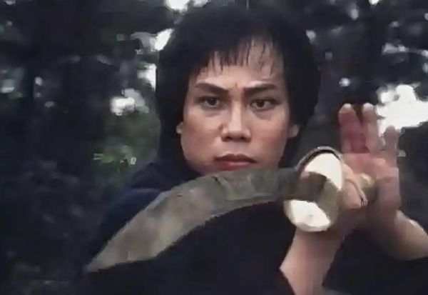 送别梁小龙：踢碎“东亚病夫”牌匾，早已超越银幕，成为刻在几代人记忆里的民族气节象征。