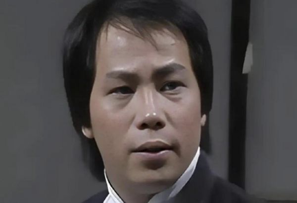 送别梁小龙：踢碎“东亚病夫”牌匾，早已超越银幕，成为刻在几代人记忆里的民族气节象征。