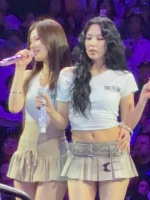 柴的爪子放哪里呢，很得意哇