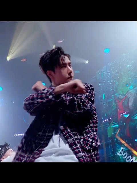 躲毛巾这段，现在依然硬控我，“不是我的我不要！”