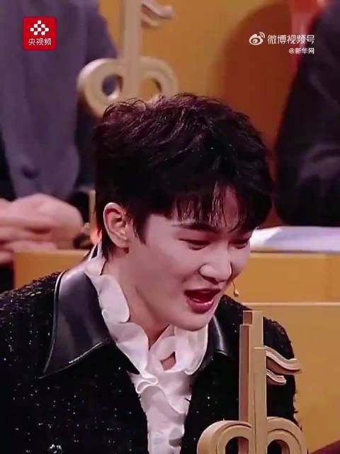 周深清唱在水一方嗓音空灵惊艳网友