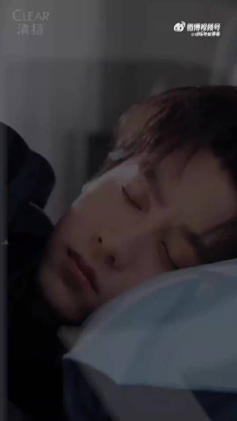 田栩宁你怎么这么见外！穿睡衣还穿打底！