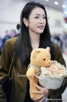 李云霄这春晚联排造型，是把越剧温婉穿进时装里了吧！