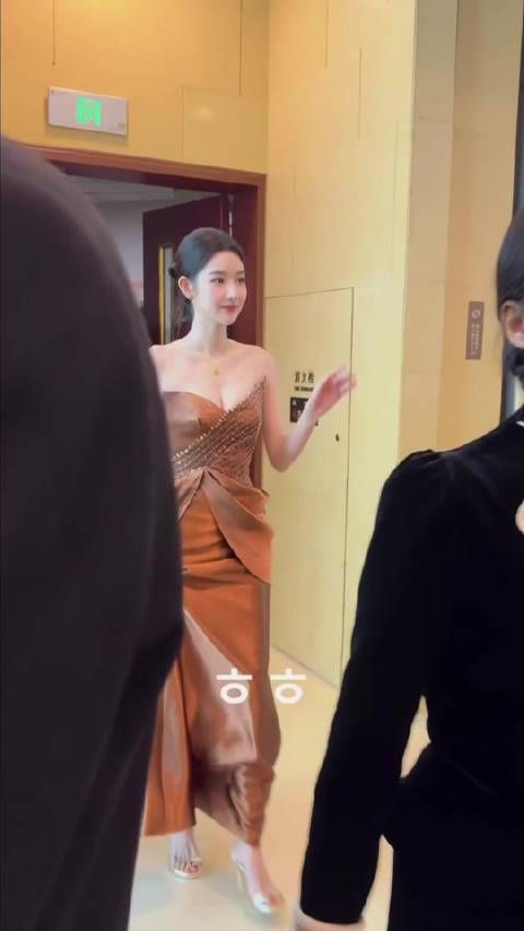 王玉雯近距离直拍，谁懂这种国泰民安的美