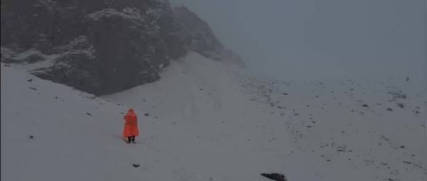 陈坤15年行走首遇大雪，缺氧寂静中感悟自然宏大