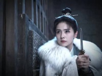 白鹿男装扮相获赞，戏路拓宽引期待