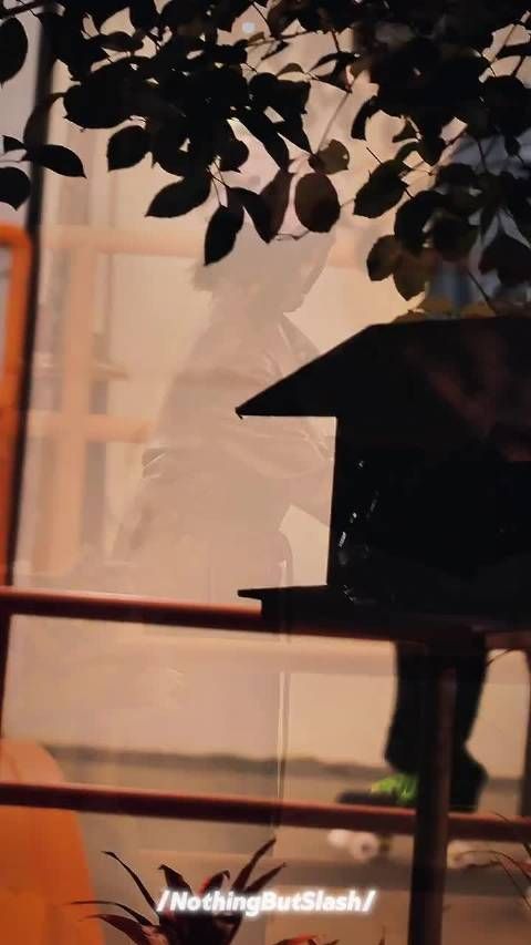 周奇周冬雨轮滑互动显姐弟默契