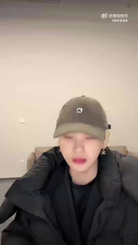 周震南直播透露演唱会抓鸭子游戏,计划三天瘦一斤