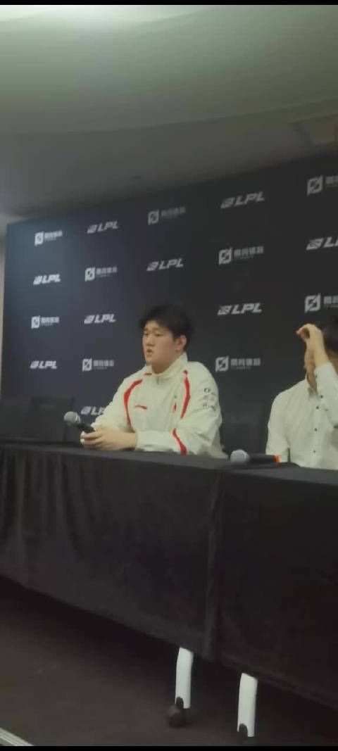 IG战胜TES后风月表态将精进对线配合队友