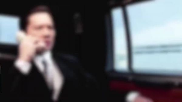 他手握香港娱乐圈半壁江山，却因为一个女明星让他退出娱乐圈