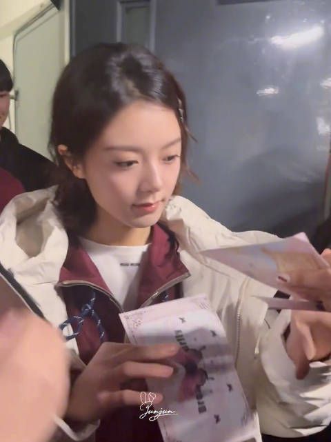 miu系大小姐赵今麦驾到,就这个麦麦美