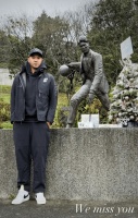 陈建州现身墓园探望高以翔，与铜像合影难掩悲伤