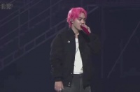 SEVENTEEN成员Coups珉奎互动笑谈35岁腹肌展示